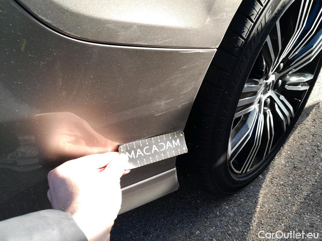  Volvo  V60 VOLVO  / 2018 / 5P / familiar 2.0 T6 AWD Recharge Inscription Auto #24