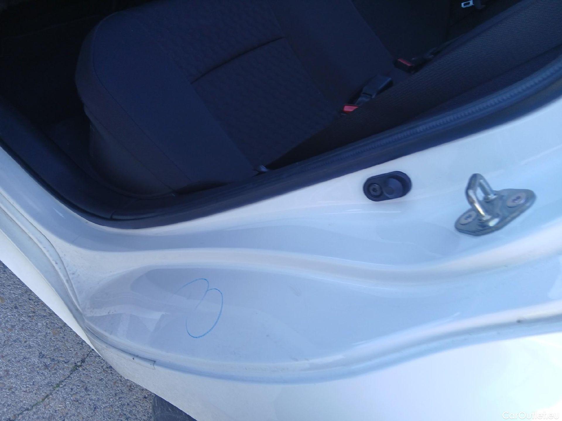  Toyota  Yaris TOYOTA  / 2020 / 5P / berlina con portón 1.5 120H Business Plus #22