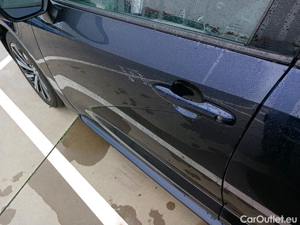  Toyota  Corolla TOYOTA  / 2019 / 5P / familiar 2.0 180H STYLE E-CVT TOURING SPORT #3