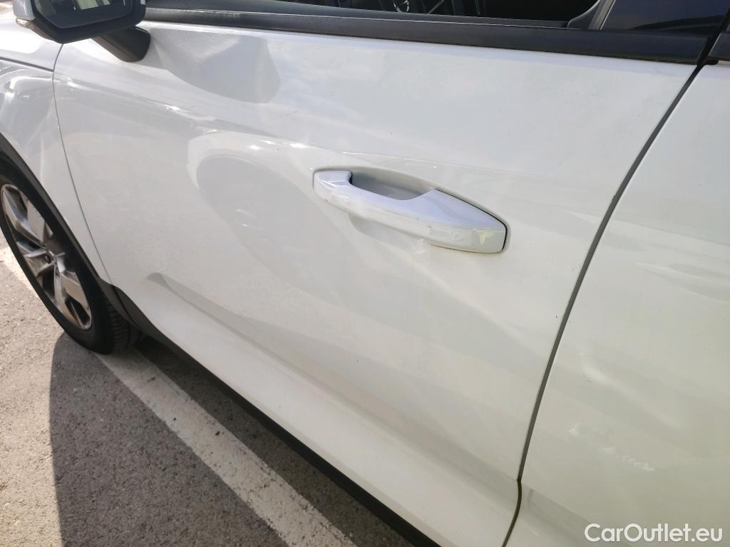  Volvo  XC 40 VOLVO XC40 / 2017 / 5P / todoterreno 1.5 T3 Momentum Pro #3