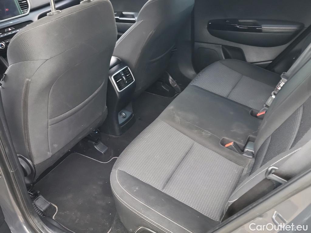  KIA  Sportage KIA  1.6MHEV Drive 100kW(136CV) 4x2(Crist Tintados) #46