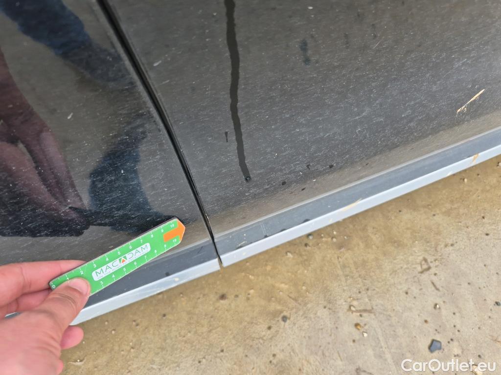  KIA  Sorento KIA  / 2020 / 5P / todoterreno 1.6 T-GDi HEV Plus Edition 4x2 7pl(SP) #21