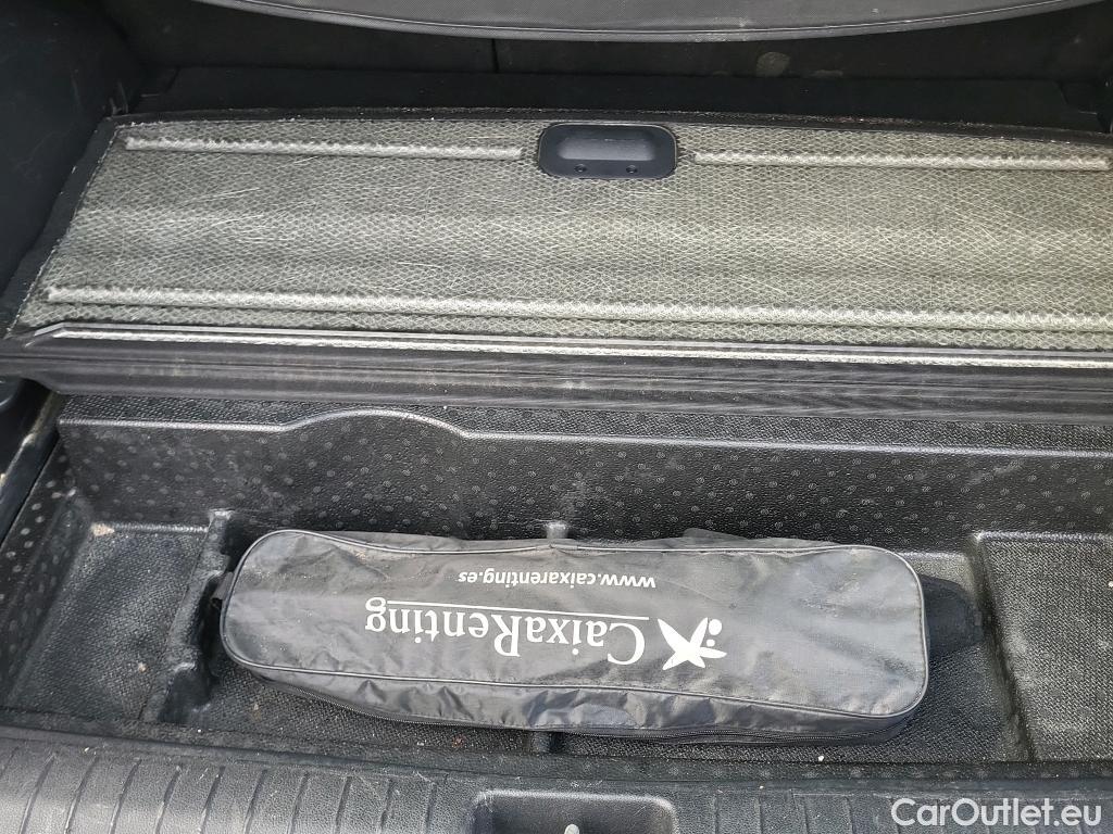  KIA  Sportage KIA  1.6MHEV Drive 100kW(136CV) 4x2(Crist Tintados) #10