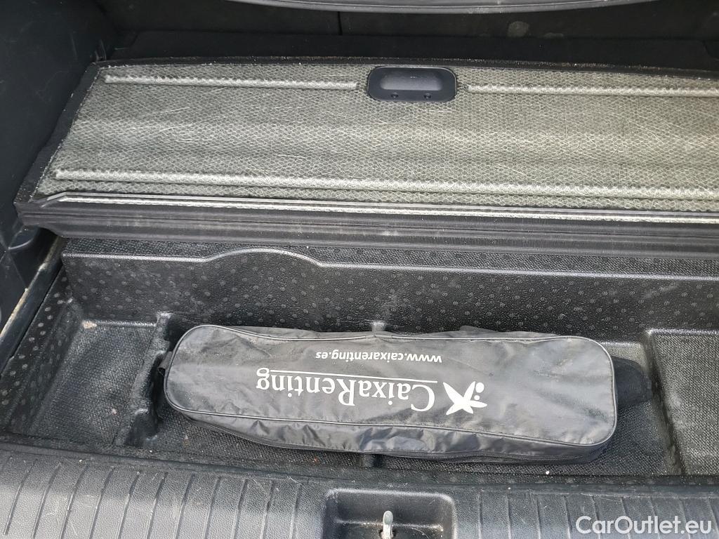  KIA  Sportage KIA  1.6MHEV Drive 100kW(136CV) 4x2(Crist Tintados) #9