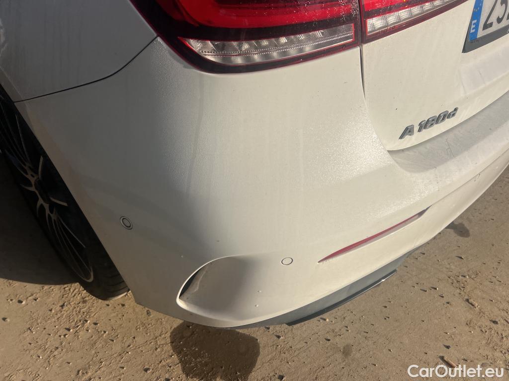  Mercedes  A-Klasse MERCEDES-BENZ Clase A / 2018 / 5P / berlina con portón A 180 d #17