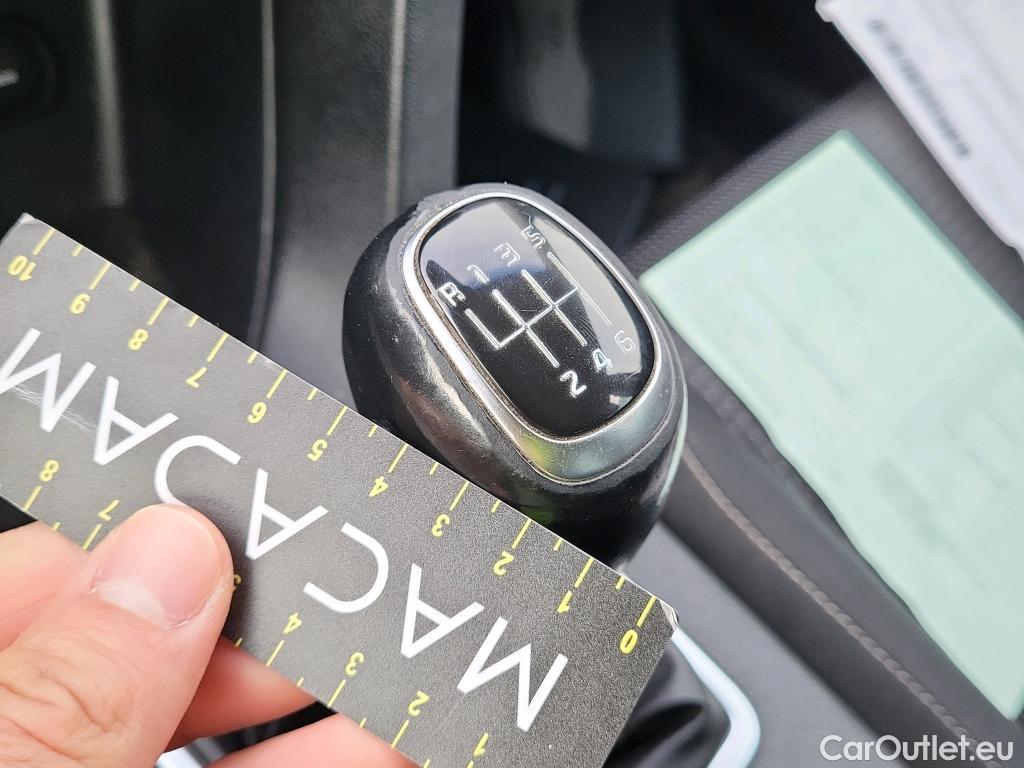  KIA  Sportage KIA  1.6MHEV Drive 100kW(136CV) 4x2(Crist Tintados) #32