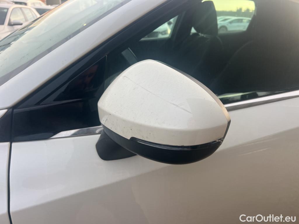  Nissan  Qashqai NISSAN  / 2021 / 5P / todoterreno DIG-T 116kW (158CV) mHEV Xtronic Acenta (AC2) #28