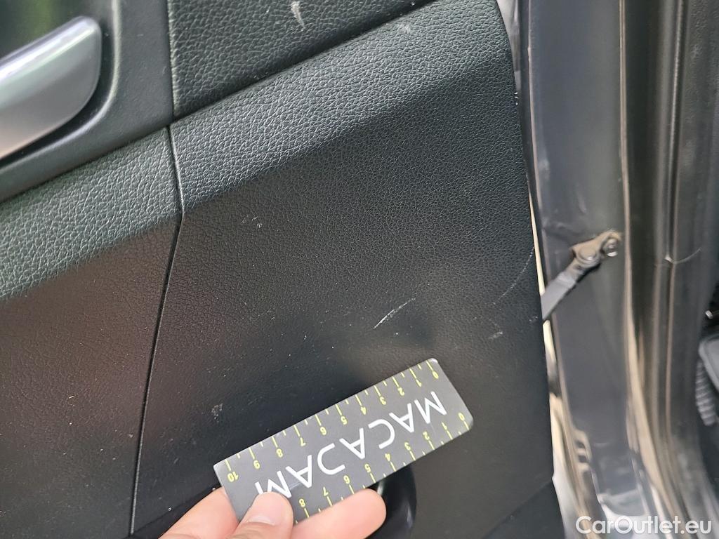  KIA  Sportage KIA  1.6MHEV Drive 100kW(136CV) 4x2(Crist Tintados) #24