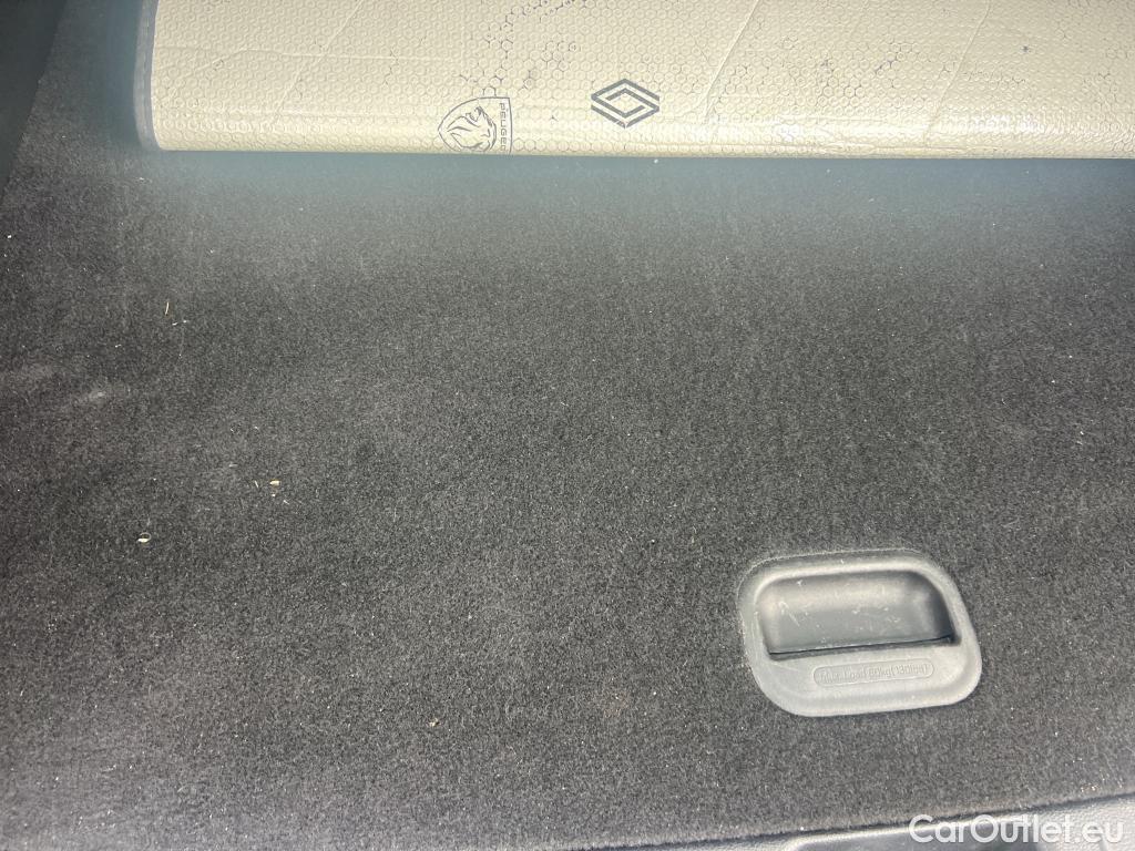  KIA  Sportage KIA  / 2022 / 5P / todoterreno 1.6 T-GDi 110kW (150CV) Concept 4x2 #19