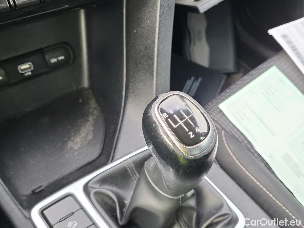  KIA  Sportage KIA  1.6MHEV Drive 100kW(136CV) 4x2(Crist Tintados) #31