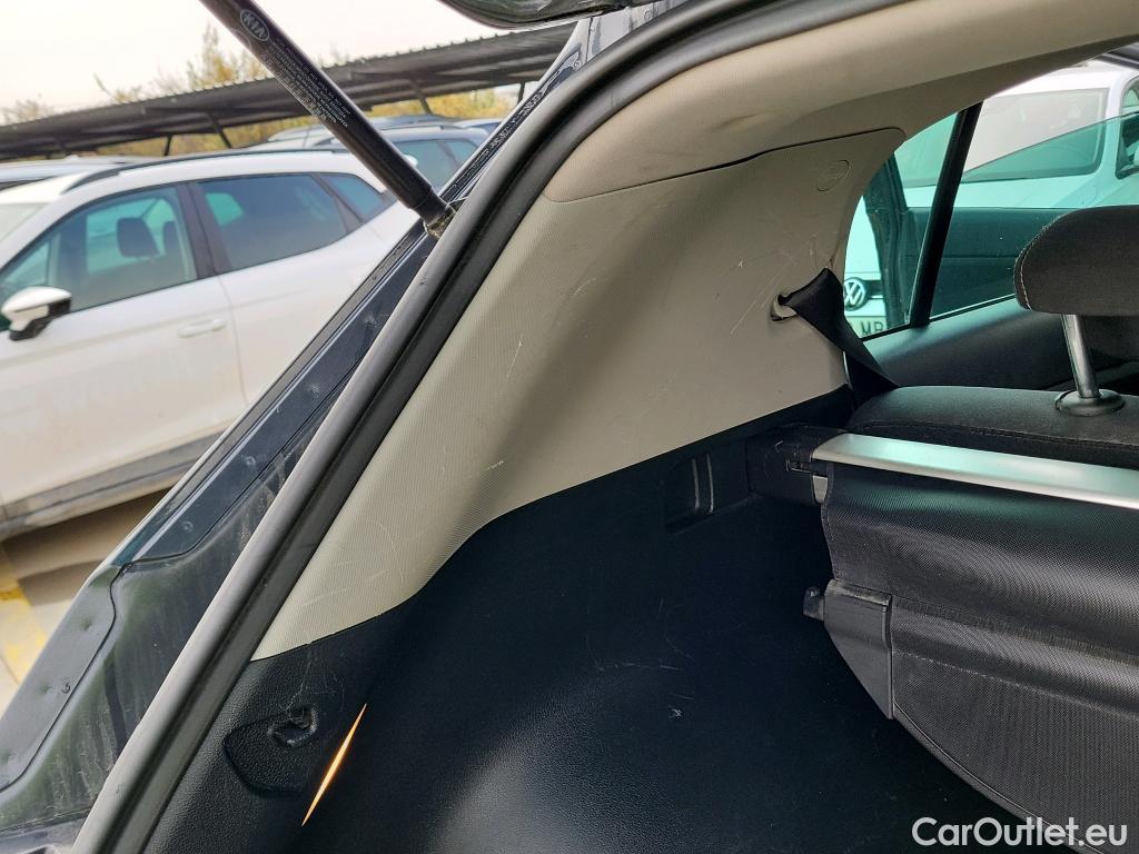  KIA  Sportage KIA  1.6MHEV Drive 100kW(136CV) 4x2(Crist Tintados) #19