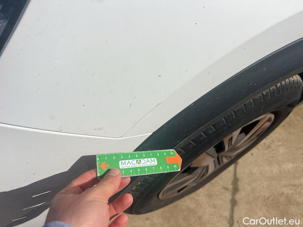  Peugeot  2008 PEUGEOT  / 2019 / 5P / todoterreno Active BlueHDI 81kW (110CV) #16