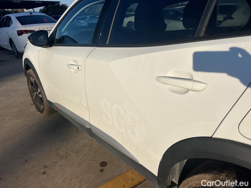  Peugeot  2008 PEUGEOT  / 2019 / 5P / todoterreno Allure BlueHDI 81kW (110CV) #4