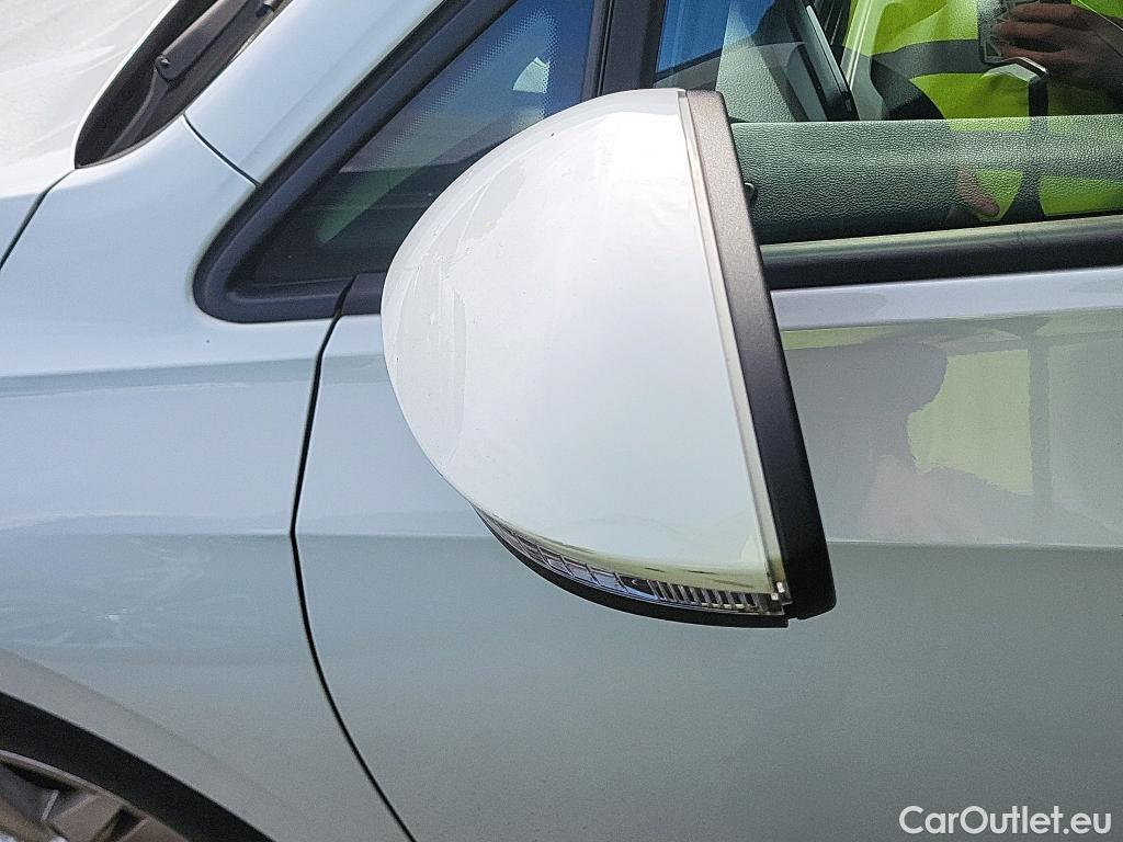  Volkswagen  Golf  VIII Berlina 2.0 TDI 115CV MT6 E6d #20