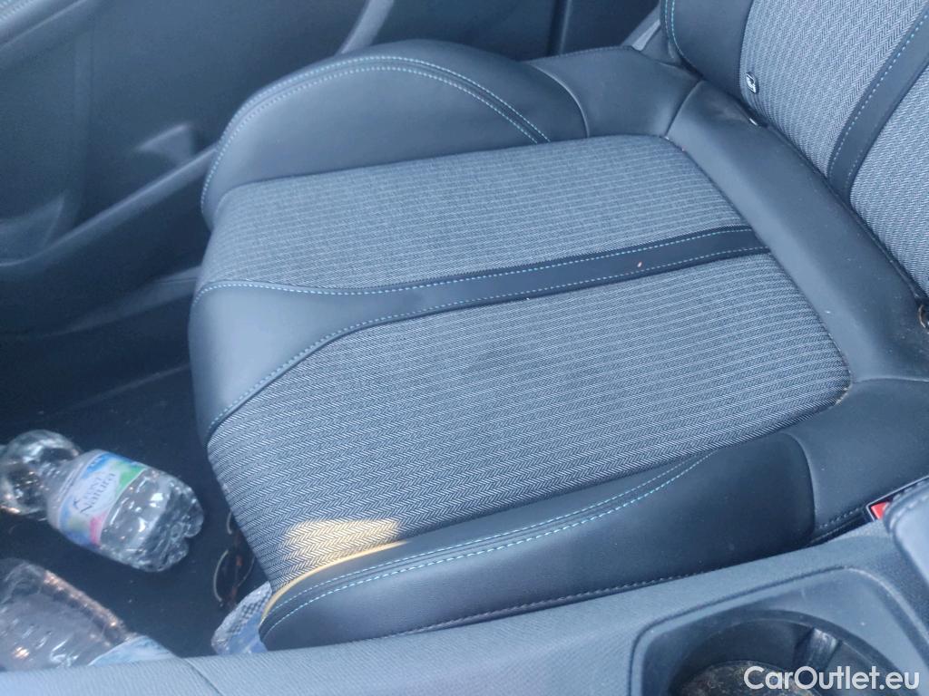  Peugeot  3008 PEUGEOT  / 2020 / 5P / todoterreno 1.5 BlueHDi 96kW S&S Allure Pack EAT8 #2