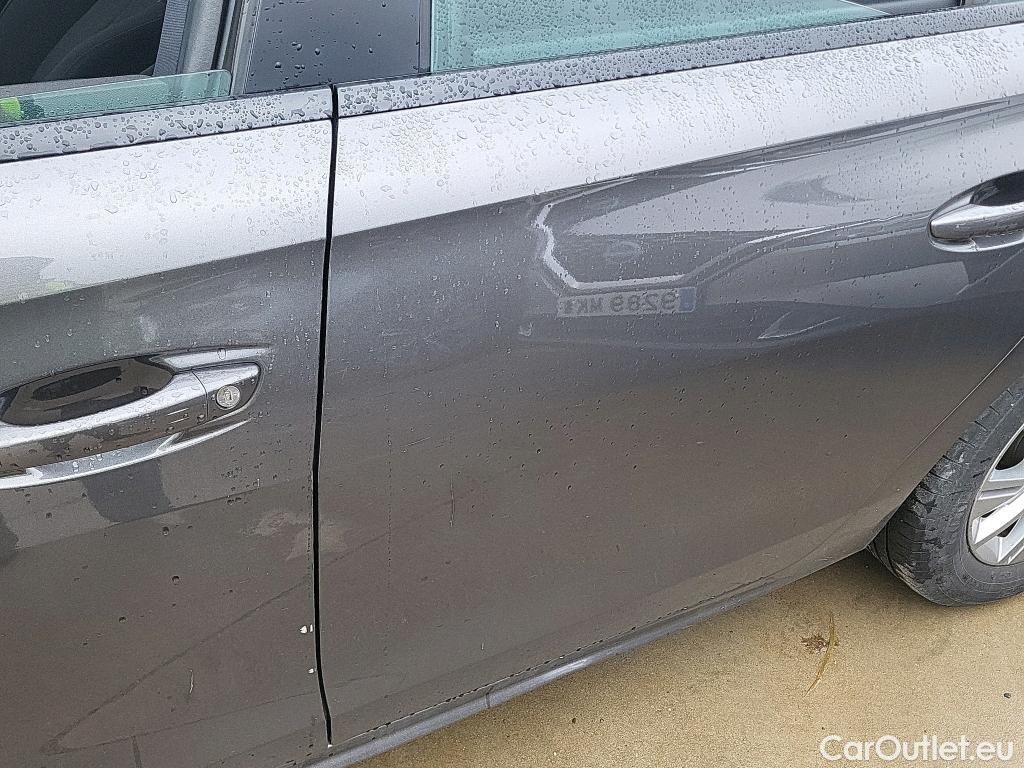  Peugeot  508 PEUGEOT  / 2018 / 5P / berlina con portón 5P Active Pack BlueHDi 130 S&S EAT8 (AC) #7