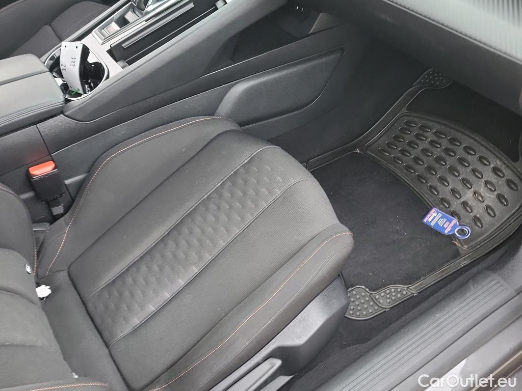  Peugeot  508 PEUGEOT  / 2018 / 5P / berlina con portón 5P Active Pack BlueHDi 130 S&S EAT8 (AC) #28