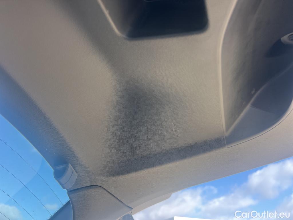  Peugeot  2008 PEUGEOT  / 2019 / 5P / todoterreno Active BlueHDI 81kW (110CV) #9