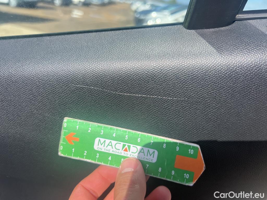  Peugeot  2008 PEUGEOT  / 2019 / 5P / todoterreno Active BlueHDI 81kW (110CV) #14