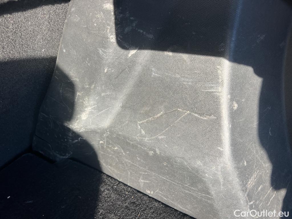  Peugeot  2008 PEUGEOT  / 2019 / 5P / todoterreno Allure BlueHDI 81kW (110CV) #11