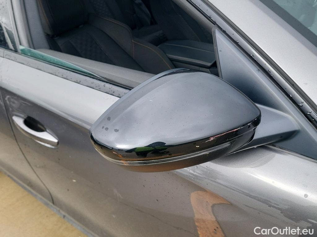  Peugeot  508 PEUGEOT  / 2018 / 5P / berlina con portón 5P Active Pack BlueHDi 130 S&S EAT8 (AC) #24