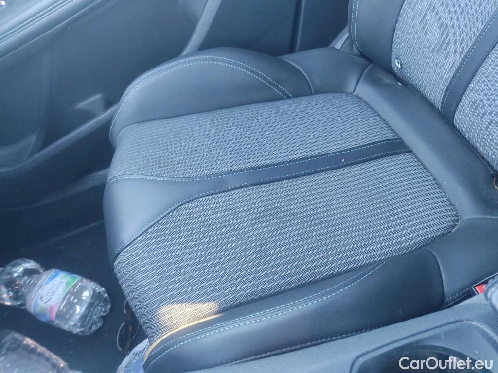  Peugeot  3008 PEUGEOT  / 2020 / 5P / todoterreno 1.5 BlueHDi 96kW S&S Allure Pack EAT8 #1