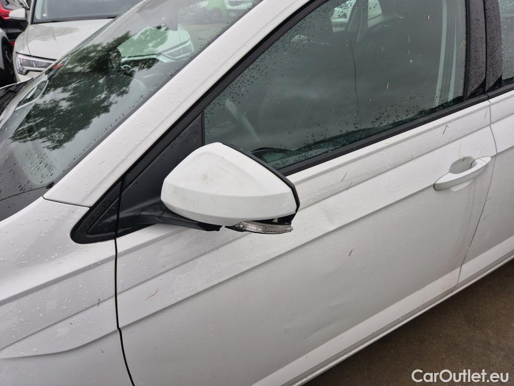  Volkswagen  Polo VOLKSWAGEN  / 2021 / 5P / berlina con portón Life 1.0 TSI 70kW (95CV) #1