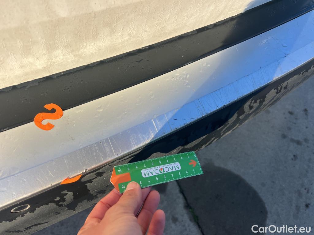  Peugeot  2008 PEUGEOT  / 2019 / 5P / todoterreno Allure BlueHDI 81kW (110CV) #19