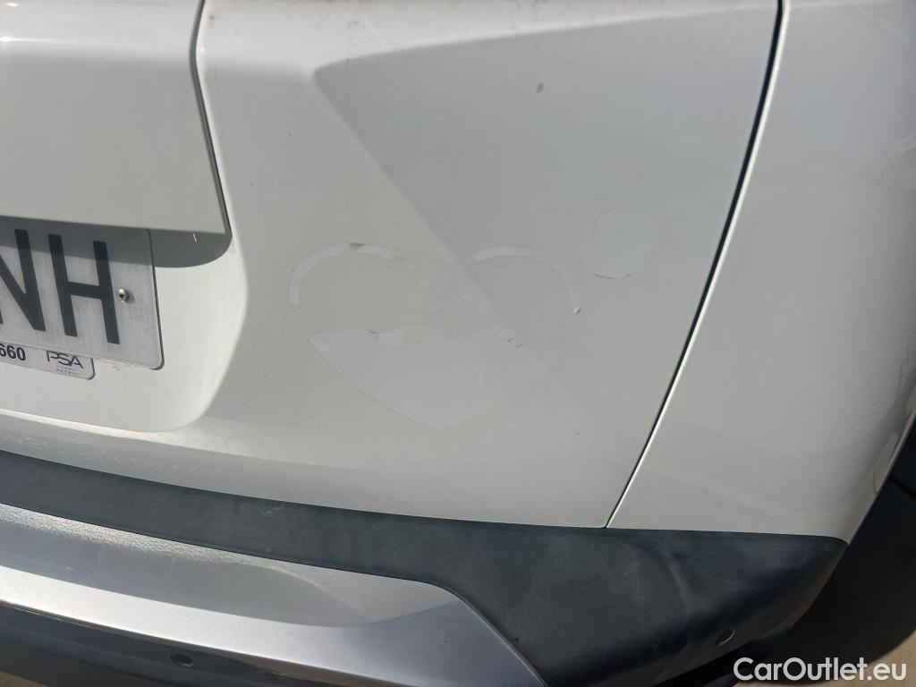  Peugeot  2008 PEUGEOT  / 2019 / 5P / todoterreno Active BlueHDI 81kW (110CV) #3