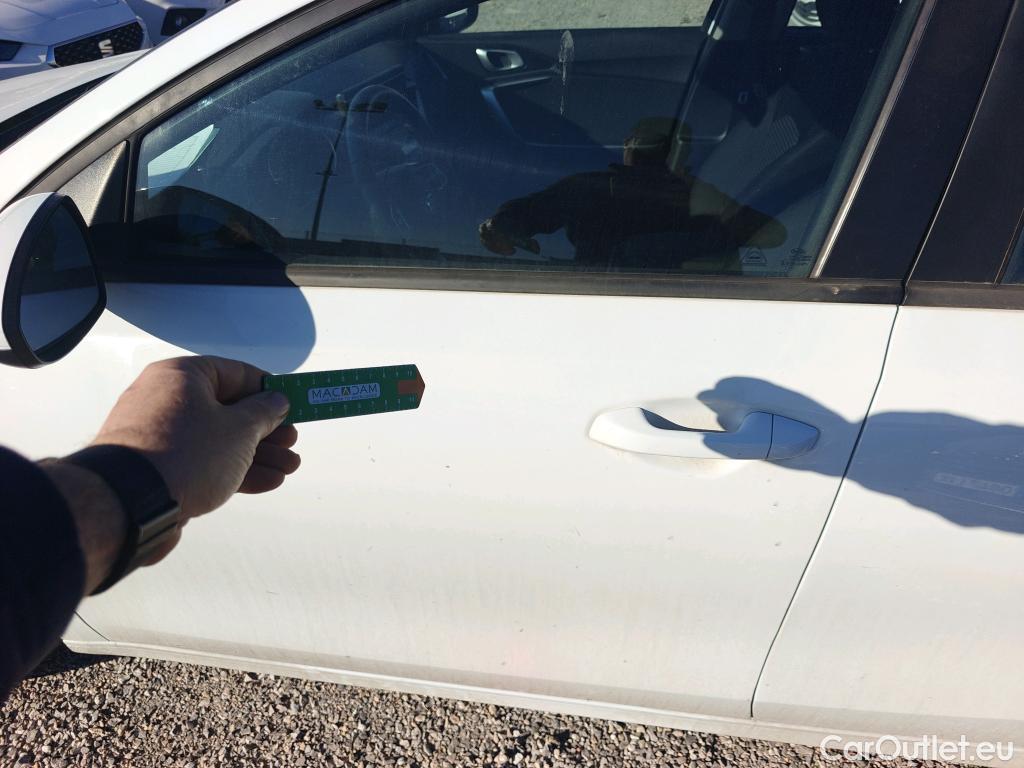  KIA  Cee'd KIA Ceed / 2018 / 5P / berlina con portón 1.0 T-GDi 88kW (120CV) Concept #14