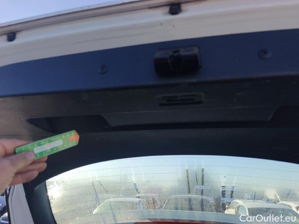  KIA  Cee'd KIA Ceed / 2018 / 5P / berlina con portón 1.0 T-GDi 88kW (120CV) Concept #3