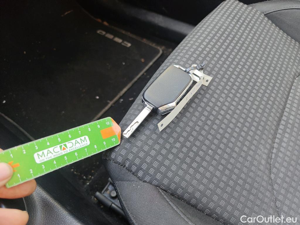  KIA  Cee'd KIA Ceed / 2018 / 5P / berlina con portón 1.0 T-GDi 88kW (120CV) Concept #1