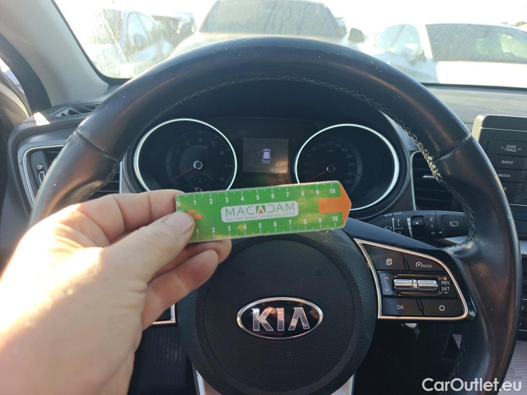  KIA  Cee'd KIA Ceed / 2018 / 5P / berlina con portón 1.0 T-GDi 88kW (120CV) Concept #24