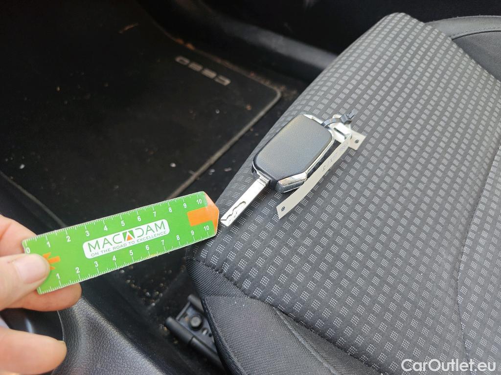  KIA  Cee'd KIA Ceed / 2018 / 5P / berlina con portón 1.0 T-GDi 88kW (120CV) Concept #2