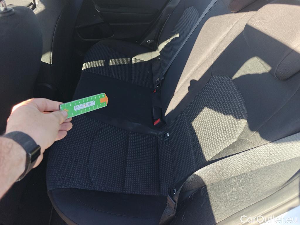  KIA  Cee'd KIA Ceed / 2018 / 5P / berlina con portón 1.0 T-GDi 88kW (120CV) Concept #20