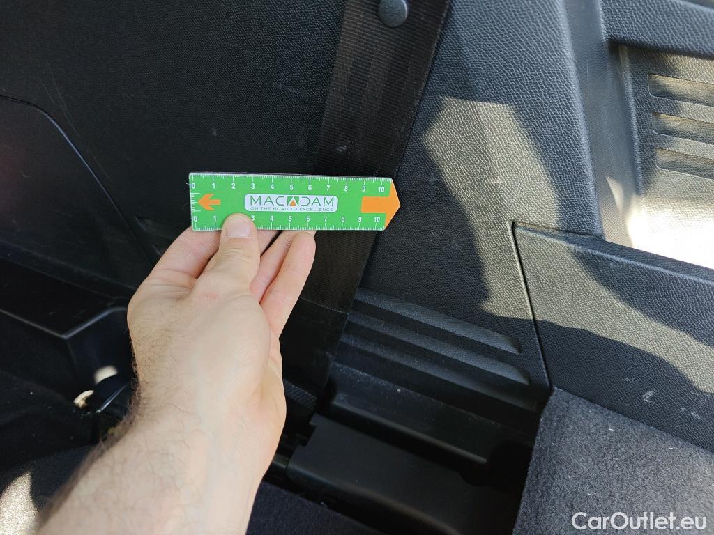  Peugeot  5008 PEUGEOT  / 2020 / 5P / todoterreno 1.2 PureTech 96KW S&S Active Pack EAT8 #36