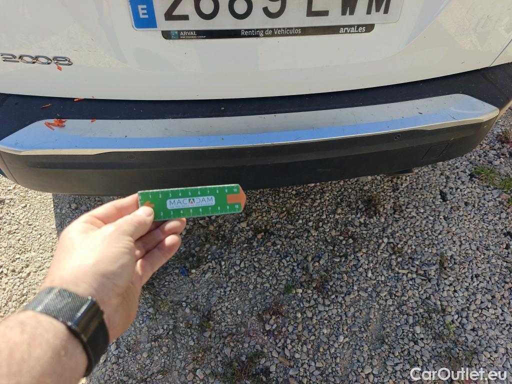  Peugeot  2008 PEUGEOT  / 2019 / 5P / todoterreno Allure BlueHDI 81kW (110CV) #24