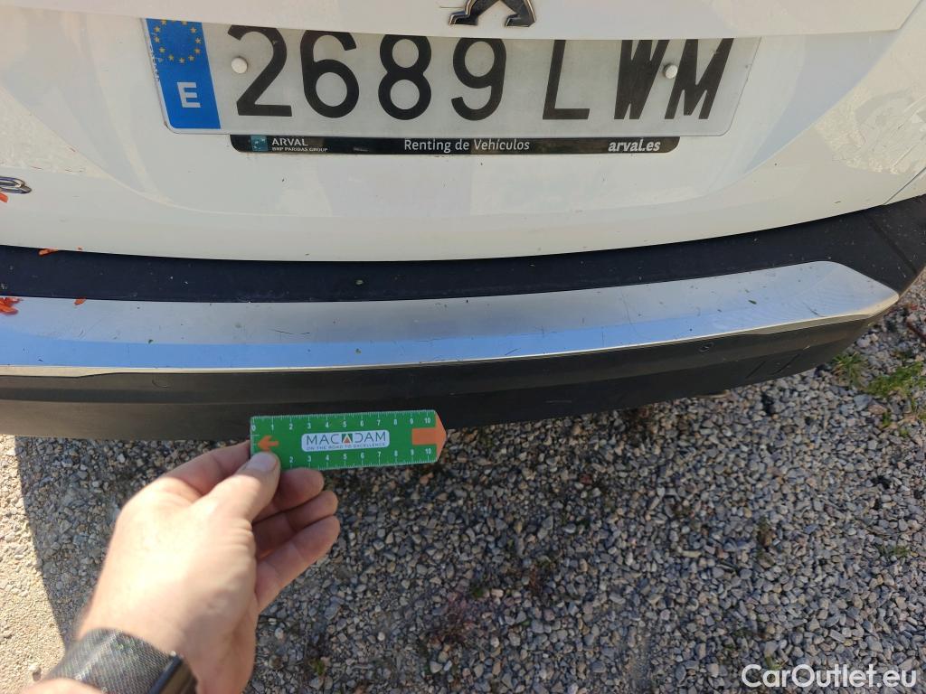  Peugeot  2008 PEUGEOT  / 2019 / 5P / todoterreno Allure BlueHDI 81kW (110CV) #27