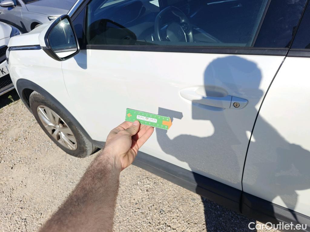  Peugeot  5008 PEUGEOT  / 2020 / 5P / todoterreno 1.2 PureTech 96KW S&S Active Pack EAT8 #14