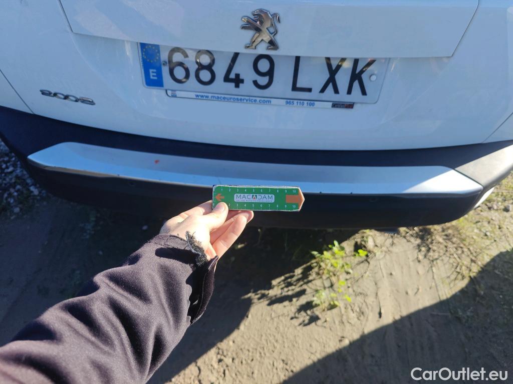  Peugeot  2008 PEUGEOT  / 2019 / 5P / todoterreno Allure BlueHDI 81kW (110CV) #33