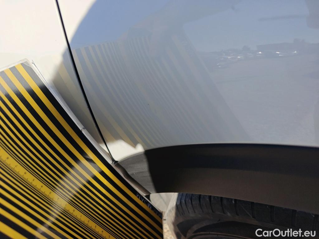  Peugeot  5008 PEUGEOT  / 2020 / 5P / todoterreno 1.2 PureTech 96KW S&S Active Pack EAT8 #24