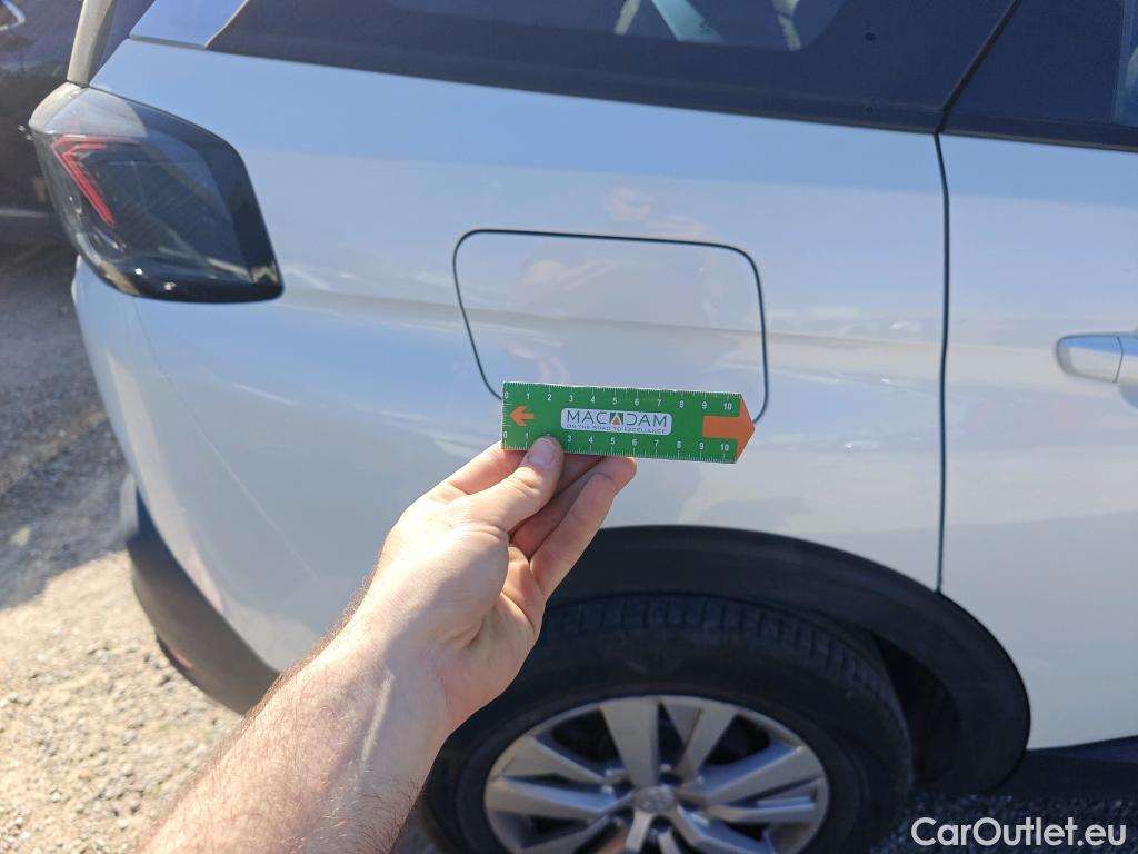  Peugeot  5008 PEUGEOT  / 2020 / 5P / todoterreno 1.2 PureTech 96KW S&S Active Pack EAT8 #18