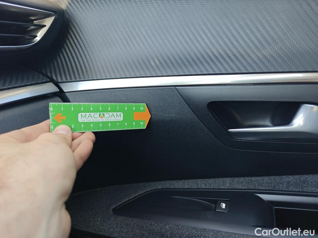  Peugeot  5008 PEUGEOT  / 2020 / 5P / todoterreno 1.2 PureTech 96KW S&S Active Pack EAT8 #38