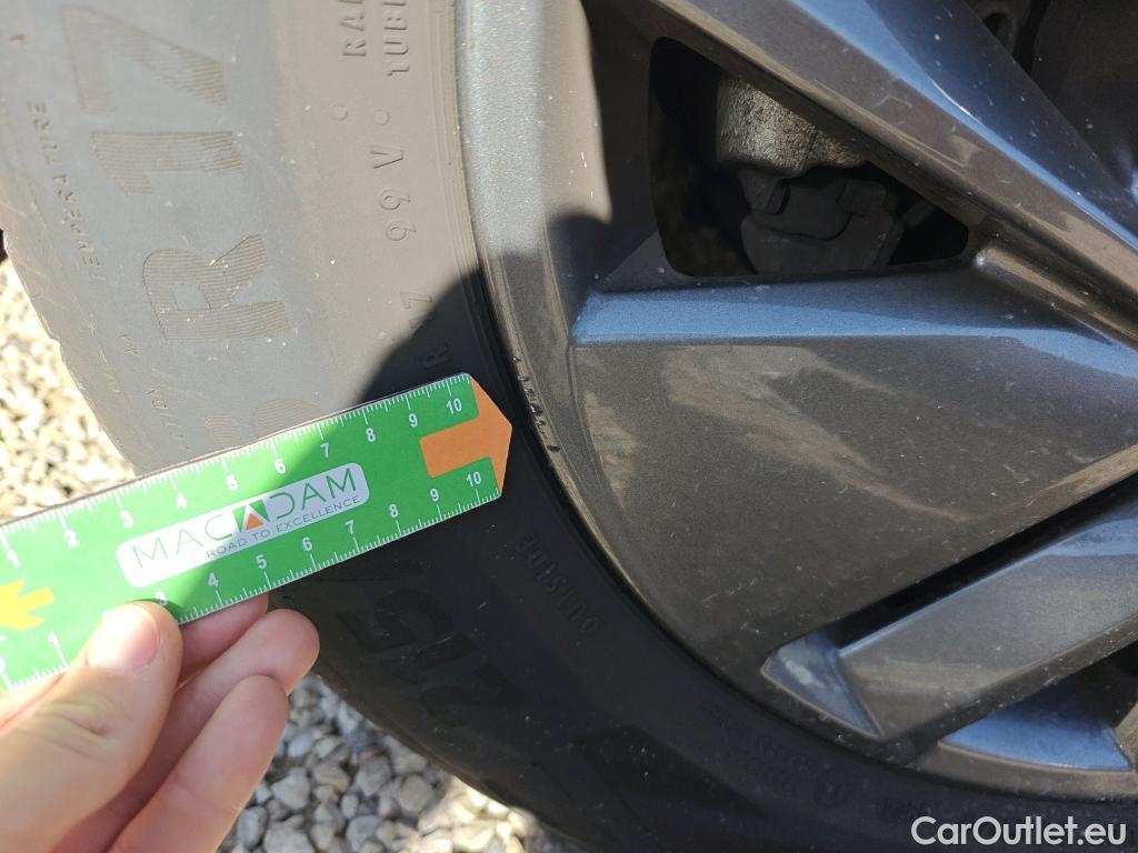  Land Rover  Discovery NISSAN QASHQAI / 2024 / 5P / todoterreno DIG-T 103kW (140CV) mHEV 4x2 Acenta #8