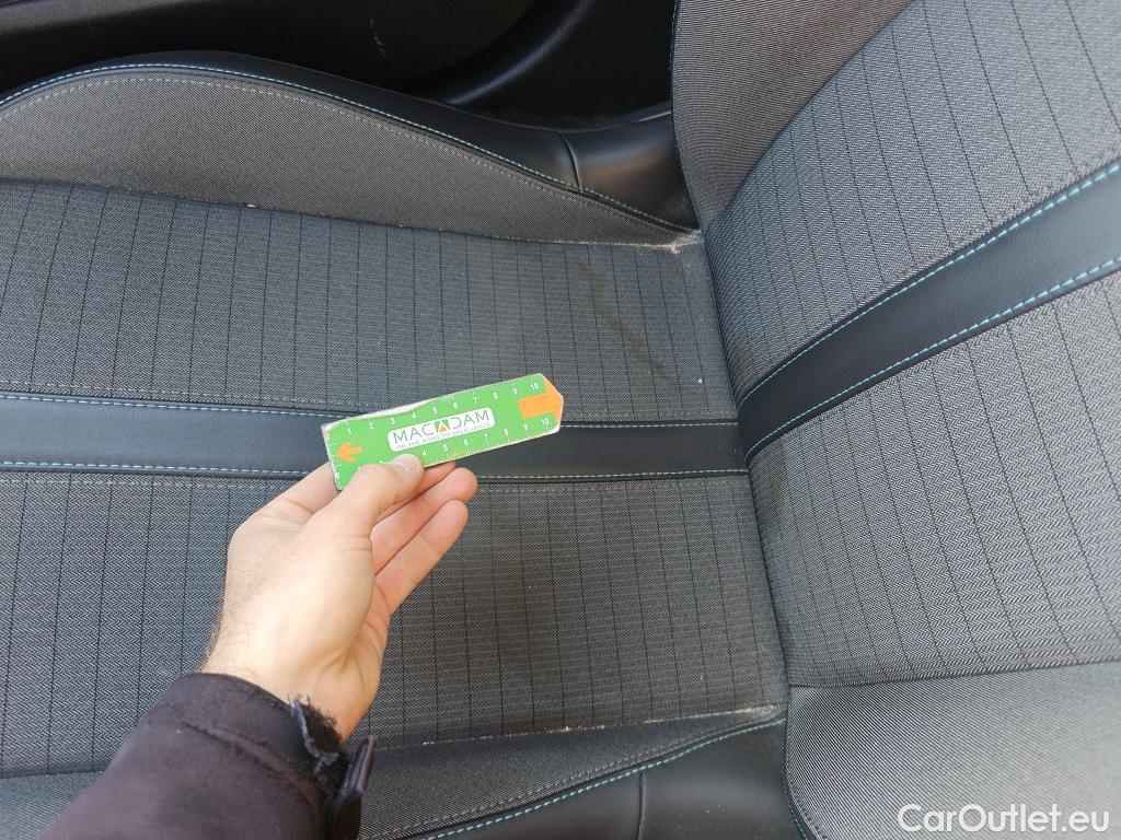  Peugeot  2008 PEUGEOT  / 2019 / 5P / todoterreno Allure BlueHDI 81kW (110CV) #45