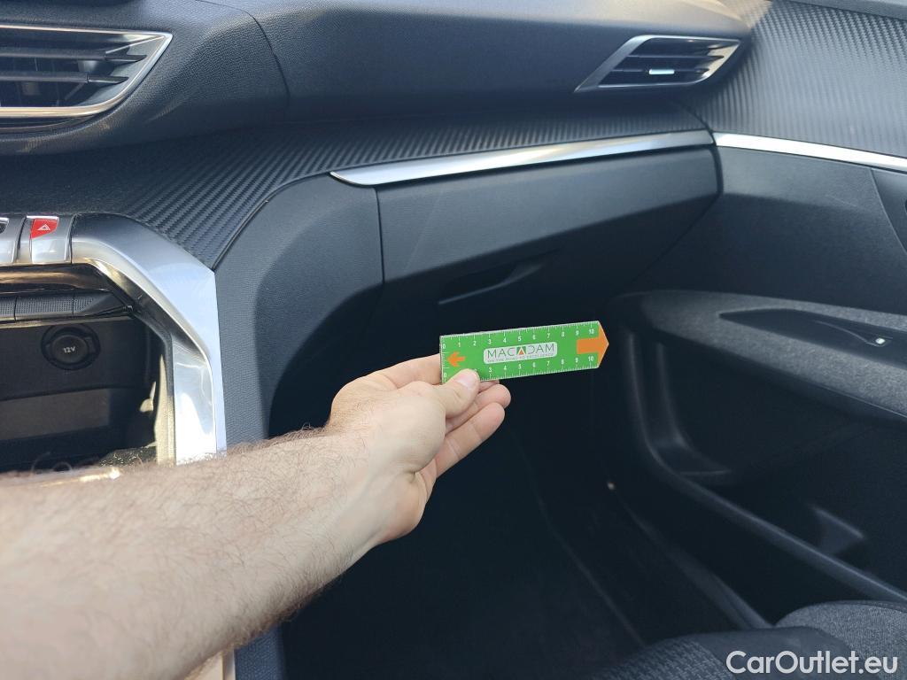  Peugeot  5008 PEUGEOT  / 2020 / 5P / todoterreno 1.2 PureTech 96KW S&S Active Pack EAT8 #41