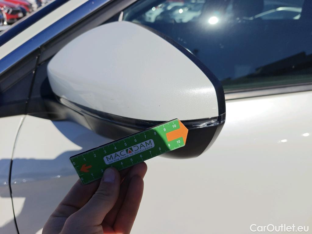  Peugeot  5008 PEUGEOT  / 2020 / 5P / todoterreno 1.2 PureTech 96KW S&S Active Pack EAT8 #66