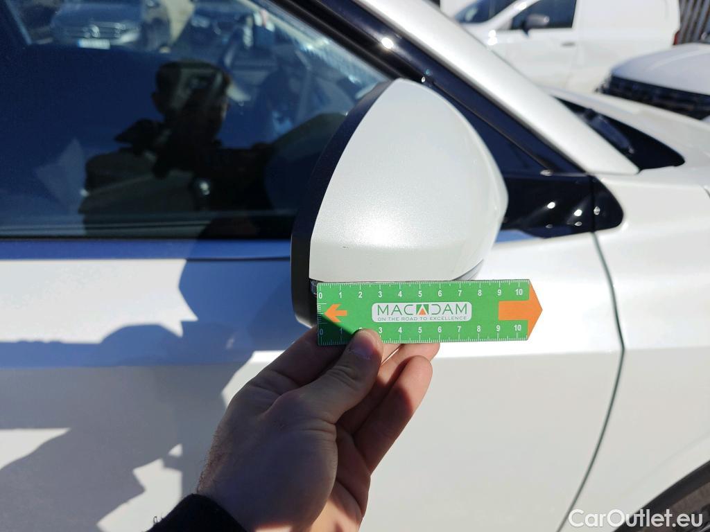  Land Rover  Discovery NISSAN QASHQAI / 2024 / 5P / todoterreno DIG-T 103kW (140CV) mHEV 4x2 Acenta #17