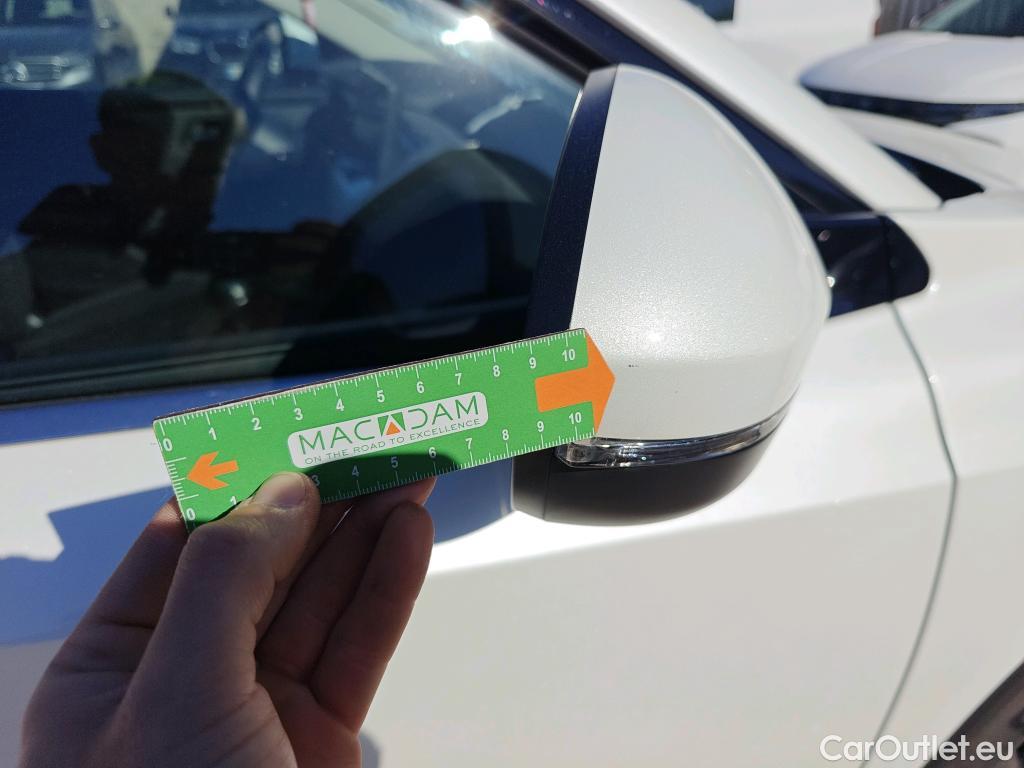  Land Rover  Discovery NISSAN QASHQAI / 2024 / 5P / todoterreno DIG-T 103kW (140CV) mHEV 4x2 Acenta #18