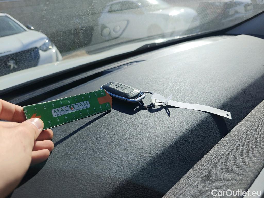  Land Rover  Discovery NISSAN QASHQAI / 2024 / 5P / todoterreno DIG-T 103kW (140CV) mHEV 4x2 Acenta #2